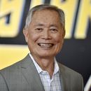ARCHIVO - George Takei llega a la celebración de Star Trek Day en Los Angeles el 8 de septiembre de 2021. (Foto Richard Shotwell/Invision/AP, archivo)