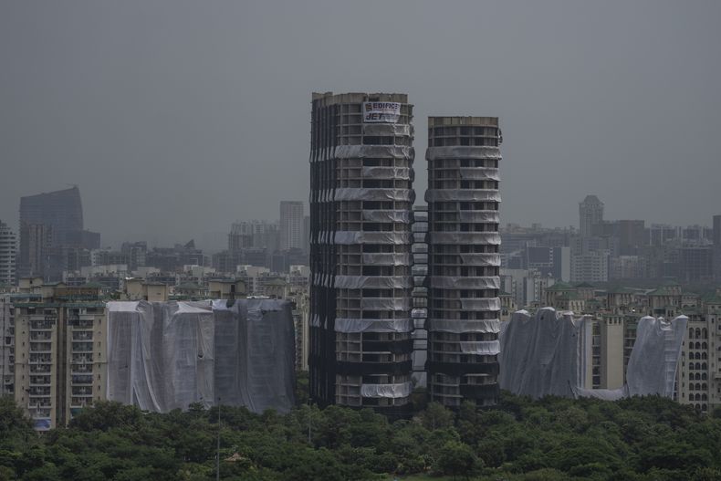ASI-GEN INDIA-TORRES DEMOLIDAS