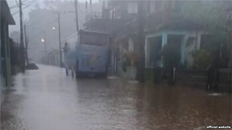 Las lluvias provocaron inundaciones, un río desbordado, y daños a inmuebles y líneas eléctricas y telefónicas en la llamada Villa Primada de Cuba