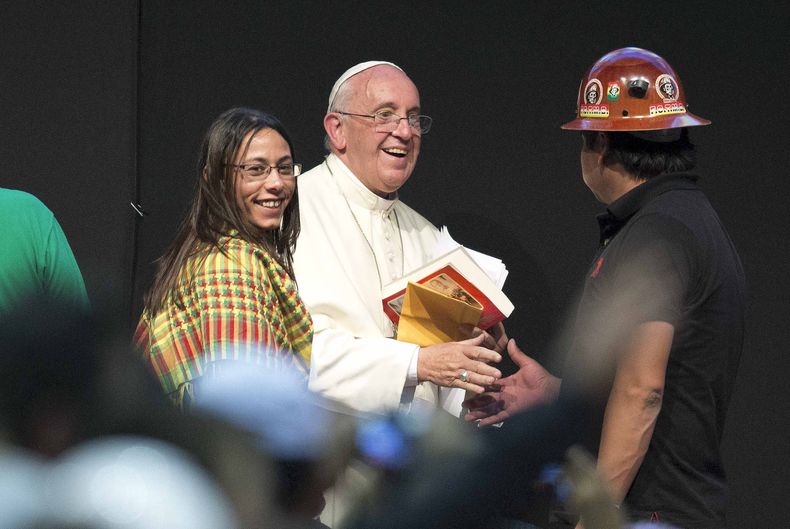 AMN-GEN_PAPA-INDIGENAS_DEBATE-1.jpg