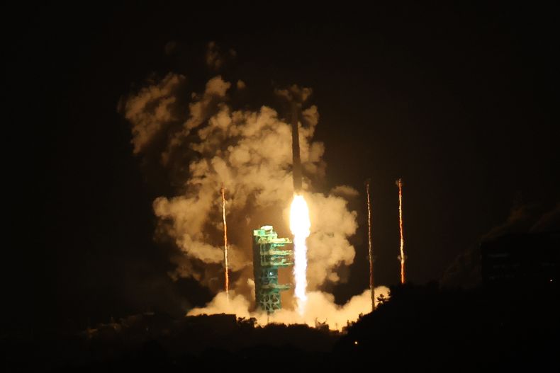 El cohete Nuri despega del Centro Espacial Naro en Goheung, Corea del Sur, el 27 de noviembre del 2025. (Kim Sung-min/Yonhap via AP)