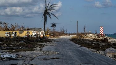 Humberto se aleja de Bahamas tras generar fuertes lluvias