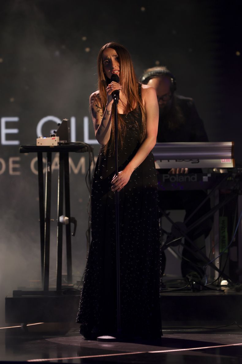 Zahara durante su presentación en la 39ª ceremonia de los Premios Goya en Granada, España, el sábado 8 de febrero de 2025, en Granada. (Foto AP/Fermin Rodriguez)
