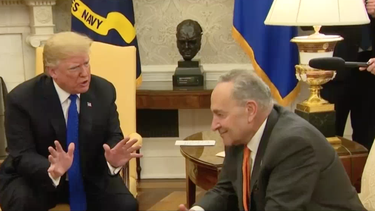 donald trump,  nancy pelosi y chuck schumer fijan posiciones politicas en fuerte debate en la oficina oval de la casa blanca