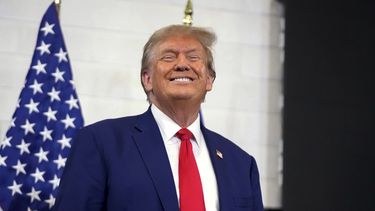 ARCHIVO - El expresidente Donald Trump, aspirante a la candidatura republicana presidencial, habla durante un acto el 18 de noviembre de 2023, en Fort Dodge, Iowa. (AP Foto/Bryon Houlgrave, archivo)