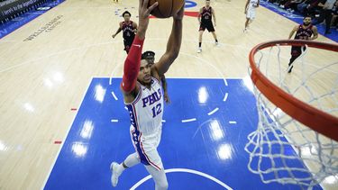 Harris carga con la victoria de 76ers en tiempo extra