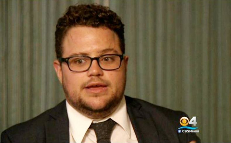 Rodrigo Lehtinen creció en una familia de políticos republicanos. Su madre, Ileana Ros-Lehtinen, es la primera cubanoamericana elegida al Congreso que ha servido 25 años en la Cámara.