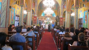 iglesia ortodoxa griega permite asistir a oficios de pascua