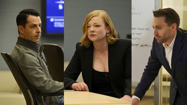 La combinación de tres fotos muestra, izquierda a derecha, a Jeremy Strong como Kendall Roy, Sarah Snook como Siobhan (Shiv) Roy y Kieran Culkin como Roman Roy, de la serie de HBO Succession. (HBO via AP)