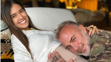 con esta extrana enfermedad nacio la bebe de gianluca vacchi y sharon fonseca