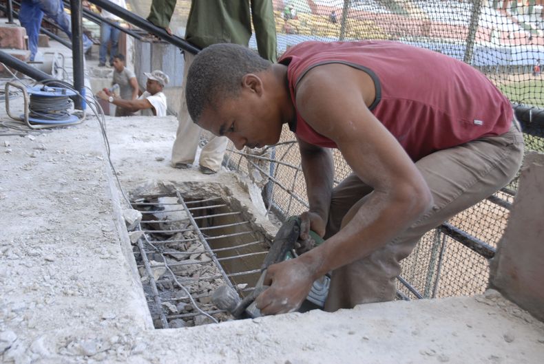 El sector con mayor cantidad de decesos fue la construcción con un total de 13.