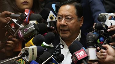 ARCHIVO - El presidente boliviano Luis Arce ofrece una rueda de prensa en el palacio presidencial en La Paz, Bolivia, el 7 de abril de 2025. (AP Foto/Juan Karita, Archivo)