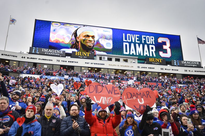 DEP-NFL HAMLIN-DONACIONES