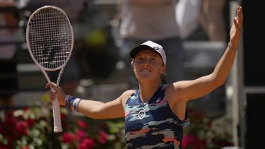 Swiatek iguala racha de 27 partidos de Serena Williams