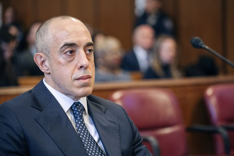 ARCHIVO - Emil Bove, abogado del presidente Donald Trump, en un tribunal de Manhattan durante la sentencia de Trump en el caso de pago de dinero a cambio de silencio, en Nueva York, el 10 de enero de 2025. (Jeenah Moon/Pool Photo via AP, Archivo)