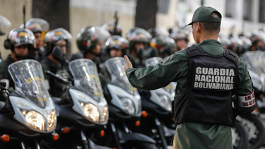 militares venezolanos matan a cuatro colombianos fuertemente armados
