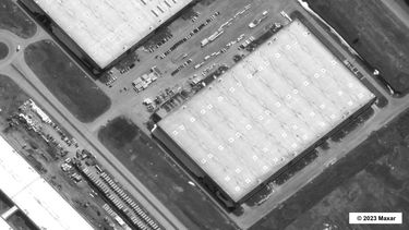 Esta imagen proporcionada por Maxar Technologies y publicada por la Casa Blanca muestra un sitio industrial a varios cientos de millas al este de Moscú donde EEUU cree que Rusia, con la ayuda de Irán, está construyendo una fábrica para producir drones de ataque para usar en Ucrania. (Imagen satelital ©2023 Maxar Technologies vía AP)