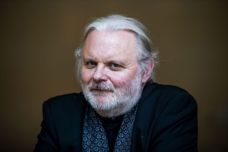 ARCHIVO - El autor noruego Jon Fosse posa para una fotografía mientras en la presentación de su libro Septologien en el Det Norske Teatret de Oslo, el 6 de septiembre de 2019. El Premio Nobel de Literatura fue otorgado a Fosse el 5 de octubre de 2023 por la Academia Sueca. (Hakon Mosvold Larsen /NTB Scanpix vía AP, archivo)