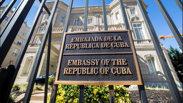 senadores buscan renombrar calle frente a embajada de cuba en eeuu como oswaldo paya way
