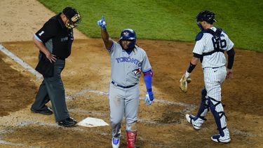 guerrero dispara 3 jonrones y azulejos vencen a yanquis