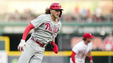 Syndergaard brilla en triunfo de Filis sobre Rojos