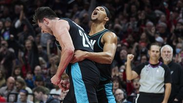 Grant tiene 29 puntos, Trail Blazers derrotan a Spurs