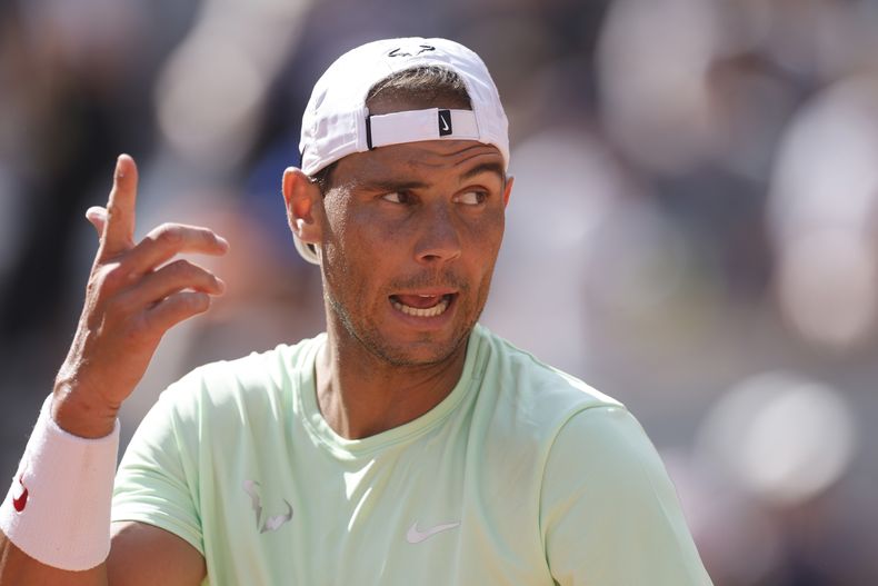 Rafael Nadal durante un entrenamiento previo al Abierto de Francia, el sábado 25 de mayo de 2024. (AP Foto/Jean-Francois Badias)