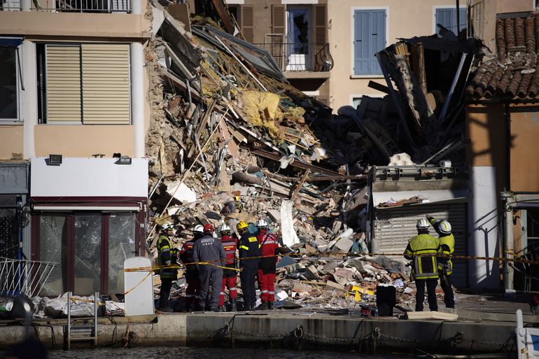 Francia: 4 desaparecidos en el derrumbe de un edificio