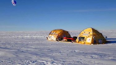 sos arctic 2022: la expedicion que viajara con un trineo de viento impulsado por cometas