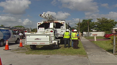 alcalde de hialeah y equipo de seguridad realizan recorrido por la ciudad