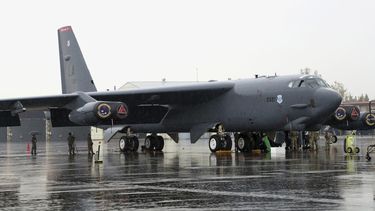 Un bombardero estadounidense B-52 en una base aérea en Cheongju, Surcorea, el 19 de octubre de 2023. Foto entregada por el Ministerio de Defensa de Surcorea por medio de la agencia de noticias Yonhap (Ministerio de Defensa de Surcorea / Yonhap / via AP)