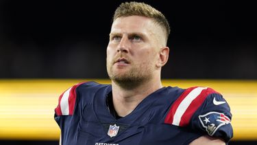 Panthers firman al defensive end Henry Anderson