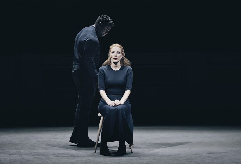 En esta imagen proporcionada por DKC/O&M Jessica Chastain y Okieriete Onaodowan durante una función de A Dolls House. (Emilio Madrid/DKC/O&M vía AP)