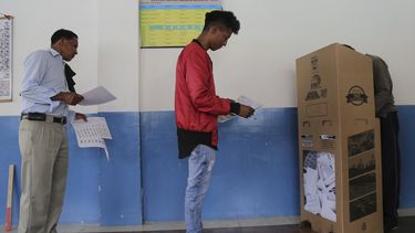 elecciones ecuador: descontento por lentitud en conteo final