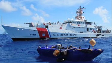 la guardia costera de eeuu despliega sus barcos frente a la frontera maritima con cuba