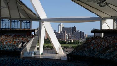 ARCHIVO - Foto del distrito financiero de Durban en Sudáfrica visto desde el Estadio Moses Mabhida el jueves 22 de enero del 2013. (AP Foto/Rebecca Blackwell, Archivo)