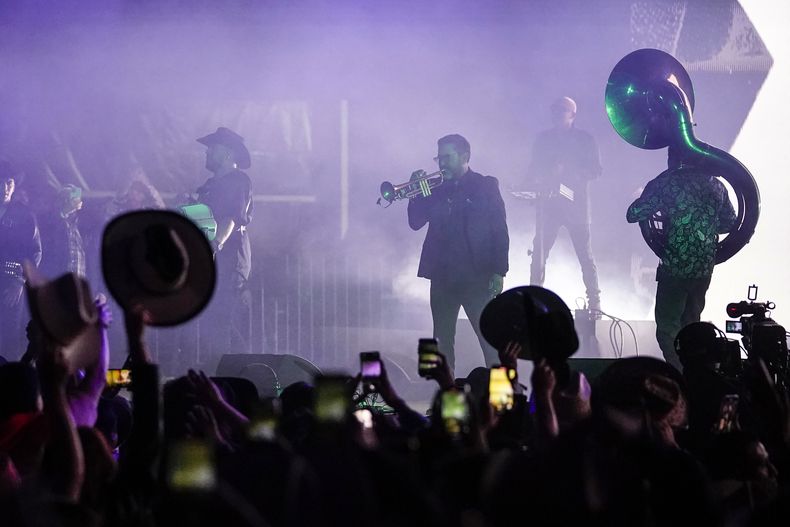 El colectivo Nortec durante su concierto en el festival Arre en la Ciudad de México el domingo 8 de septiembre de 2024. (Foto AP/Felix Marquez)