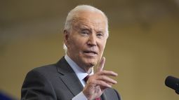 El presidente Joe Biden habla de la reducción del costo de los medicamentos con receta, en el NHTI Concord Community College, el martes 22 de octubre de 2024, en Concord, Nueva Hampshire. (AP Foto/Manuel Balce Ceneta)