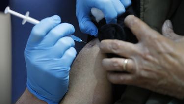 Reguladores de EEUU confirman eficacia de la vacuna Pfizer