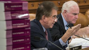 Senado de EEUU presenta su proyecto de reforma fiscal