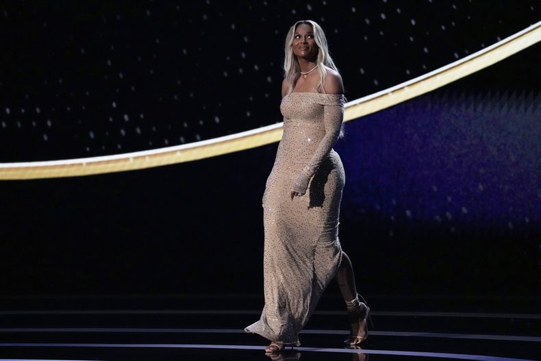 Ciara sube al escenario en los Premios ESPY en el Teatro Dolby de Los Ángeles, el miércoles 16 de julio de 2025. (Foto AP/Mark J. Terrill)