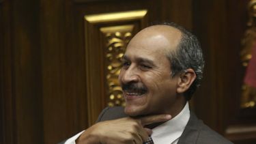 Congreso aprueba abandono del cargo de Maduro