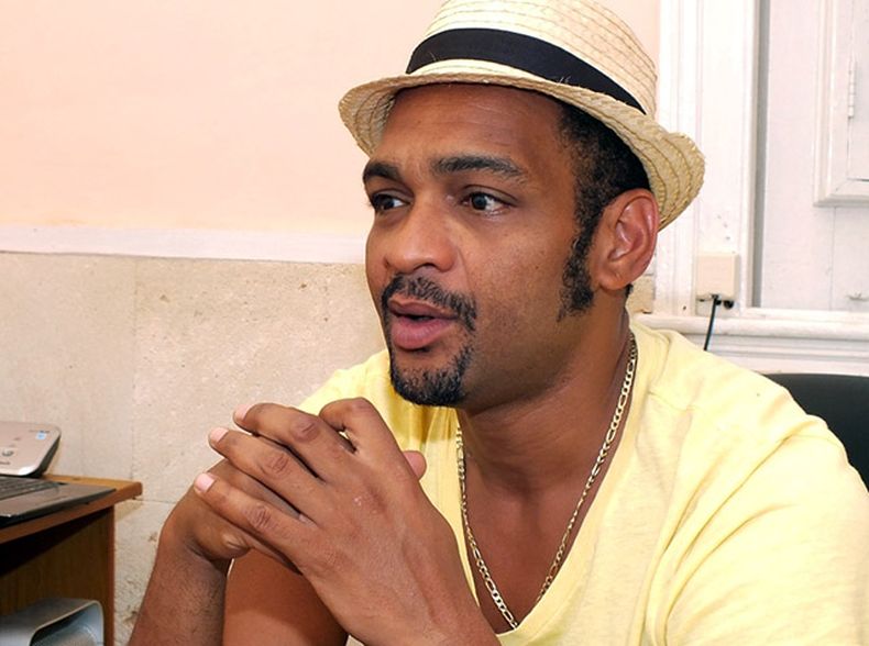 Ahora dice que los músicos no deberían hablar de política