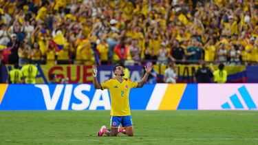 El zaguero colombiano Daniel Muñoz reacciona durante el partido contra Ghana en los 16vos de final del Mundial, el viernes 3 de julio de 2026, en Kansas City, Missouri. Colombia ganó 1-0. (AP Foto/Ed Zurga)