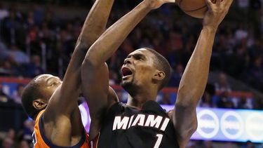 Bosh no volverá a jugar con el Heat por coágulos