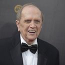 Bob Newhart asiste a la los Premios Emmy de Artes Creativas, el 10 de septiembre de 2016, en Los Ángeles. (Photo por Richard Shotwell/Invision/AP, Archivo)