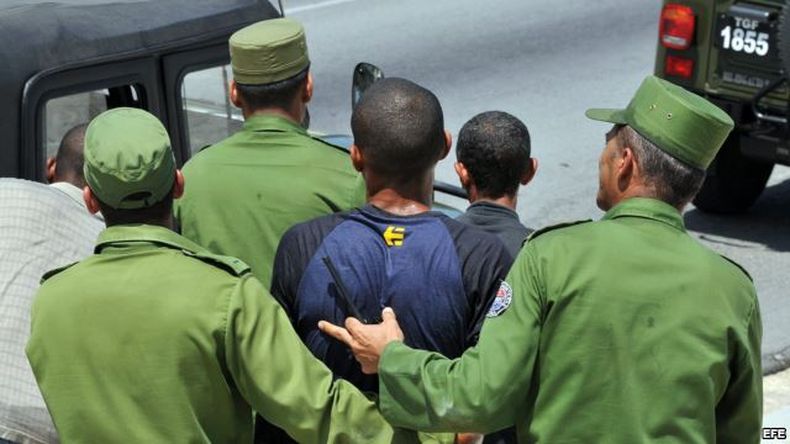 ?Este joven aterrorizó a la población de Santa Clara los meses de mayo a julio, varias familias sufrieron y sufren por su despiadado actuar, hay dos adolescentes que prácticamente no se han recuperado?.