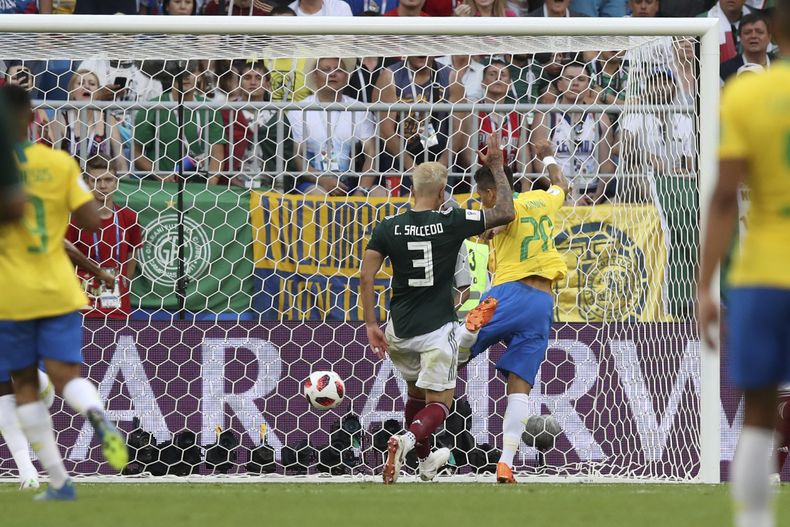DEP-FUT_MUNDIAL_BRASIL-MEXICO-1.jpg