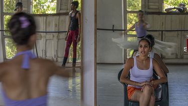 americateve | Se esfuman 10 mil dólares de la Escuela Nacional de Arte. El dinero había sido donado a la institución cubana hace 2 años por la ex-senadora colombiana Piedad Córdoba, cercana a las narco-guerrillas de las FARC.