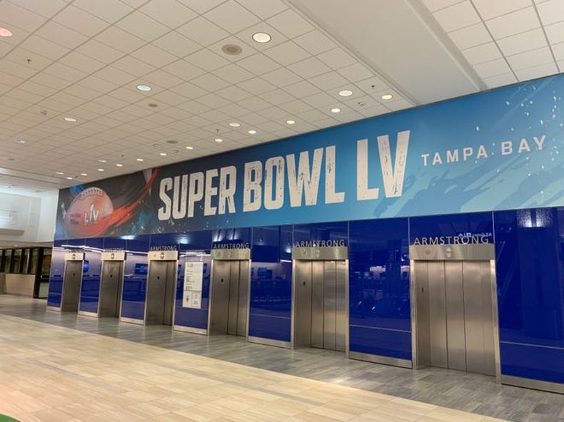 4893d52b-1733-4d0a-8a7a-3b6f2c74807b-TPA_Airport_Super_Bowl_LV_sign.jpg